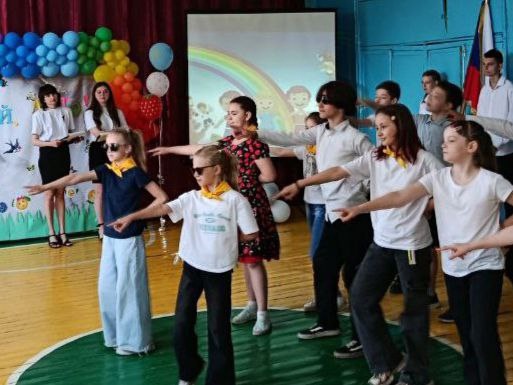 Открытие пришкольного лагеря  «Улыбка».