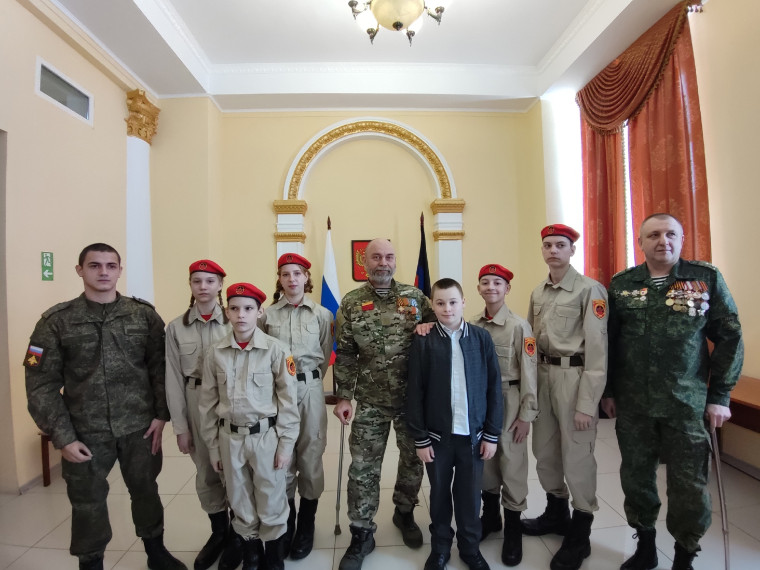 ГЕРОИ В ЛИЦАХ.